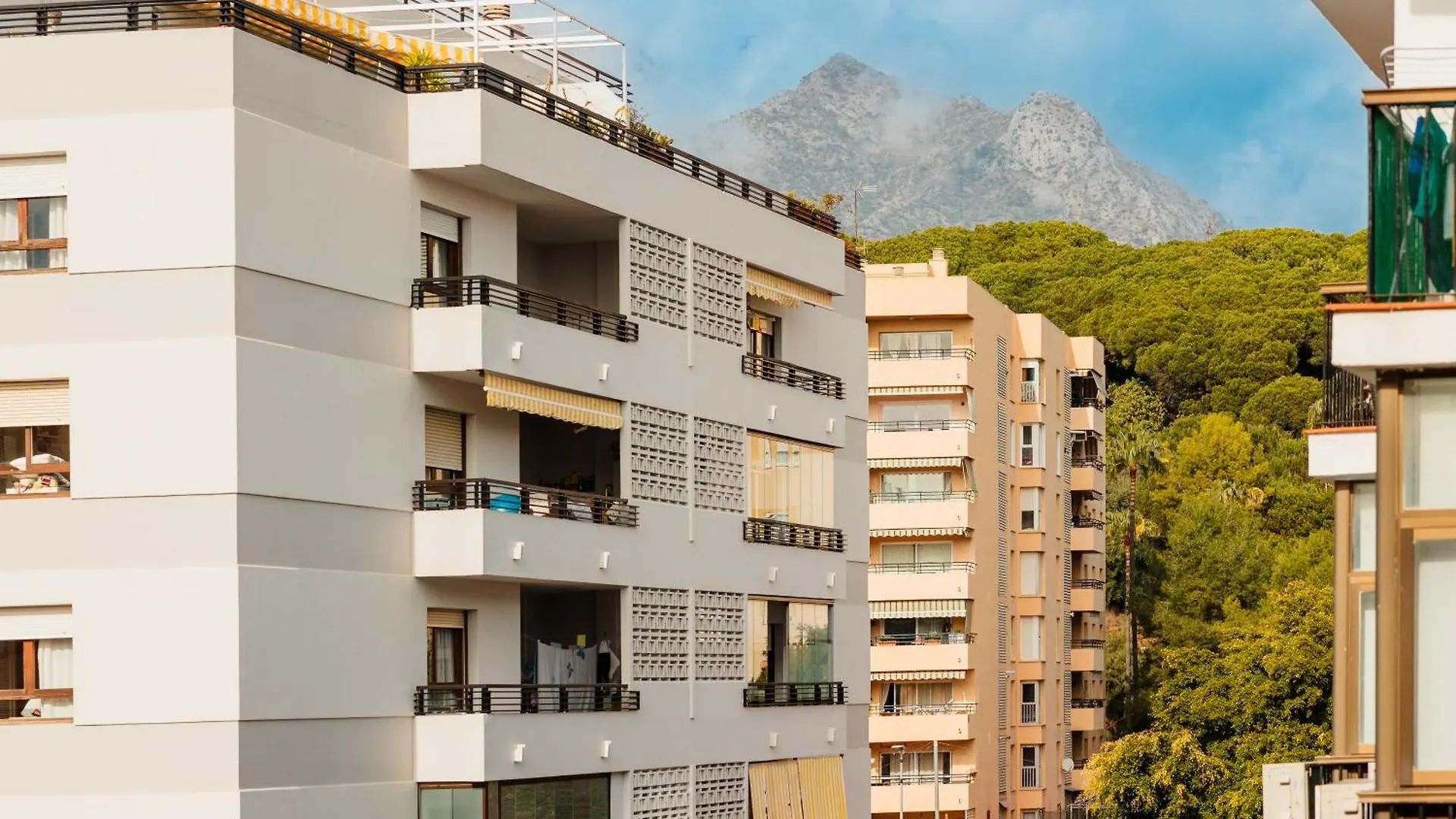 Apartment In The Centre Of Marbella With Private Parking Space