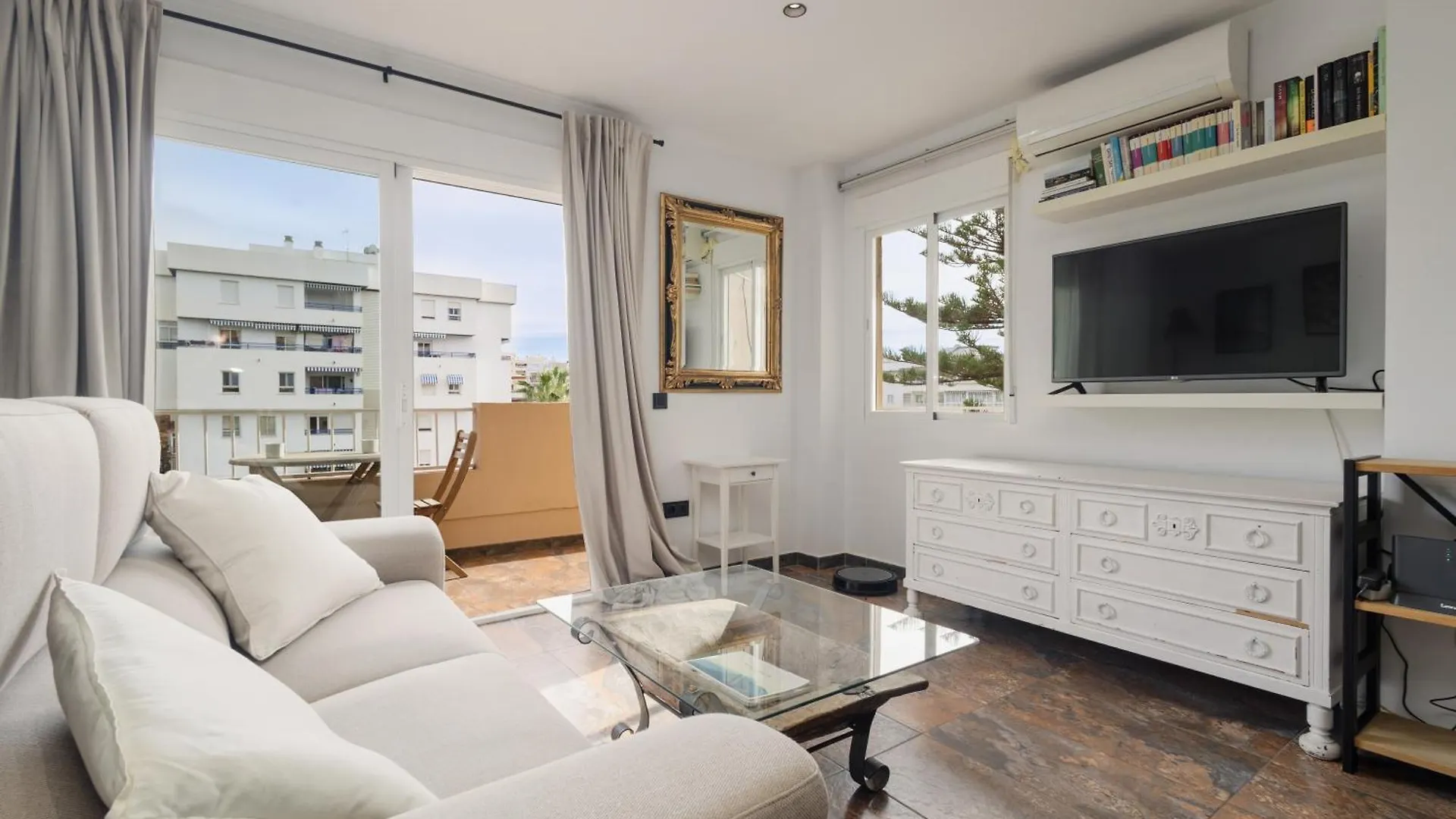 Apartment In The Centre Of Marbella With Private Parking Space